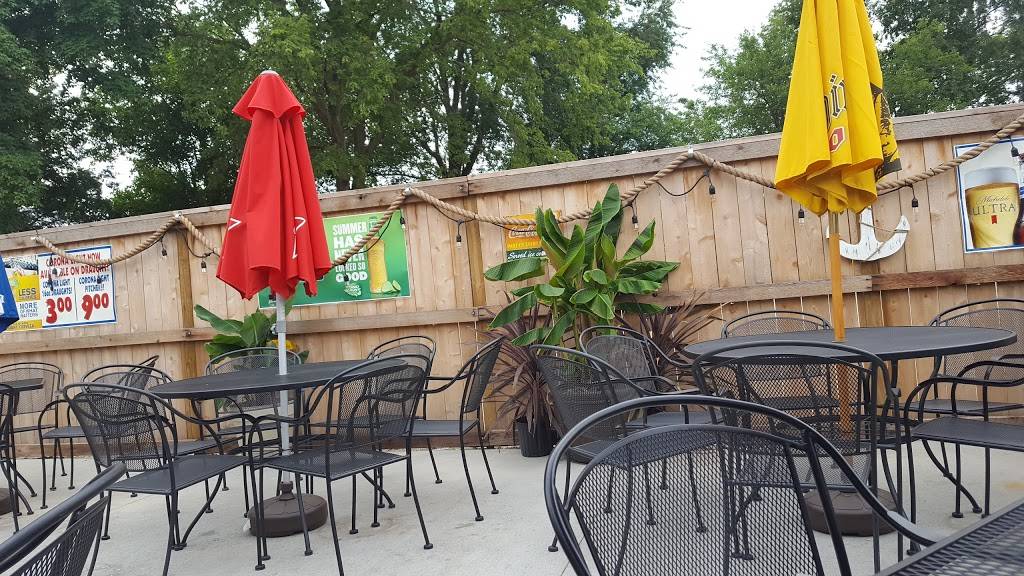 Lake Road Inn | restaurant | 25106 N 1750 East Rd, Hudson, IL 61748, USA | 3097472558 OR +1 309-747-2558