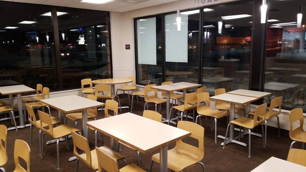 Wendys | restaurant | 2735 Washtenaw Ave, Ypsilanti, MI 48197, USA | 7344349533 OR +1 734-434-9533