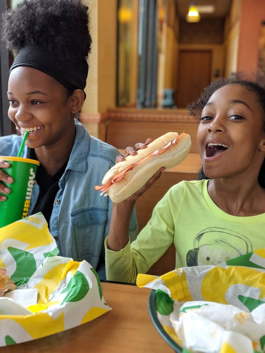 Subway | restaurant | 1320 Maryland Ave E, St Paul, MN 55106, USA | 6517747157 OR +1 651-774-7157