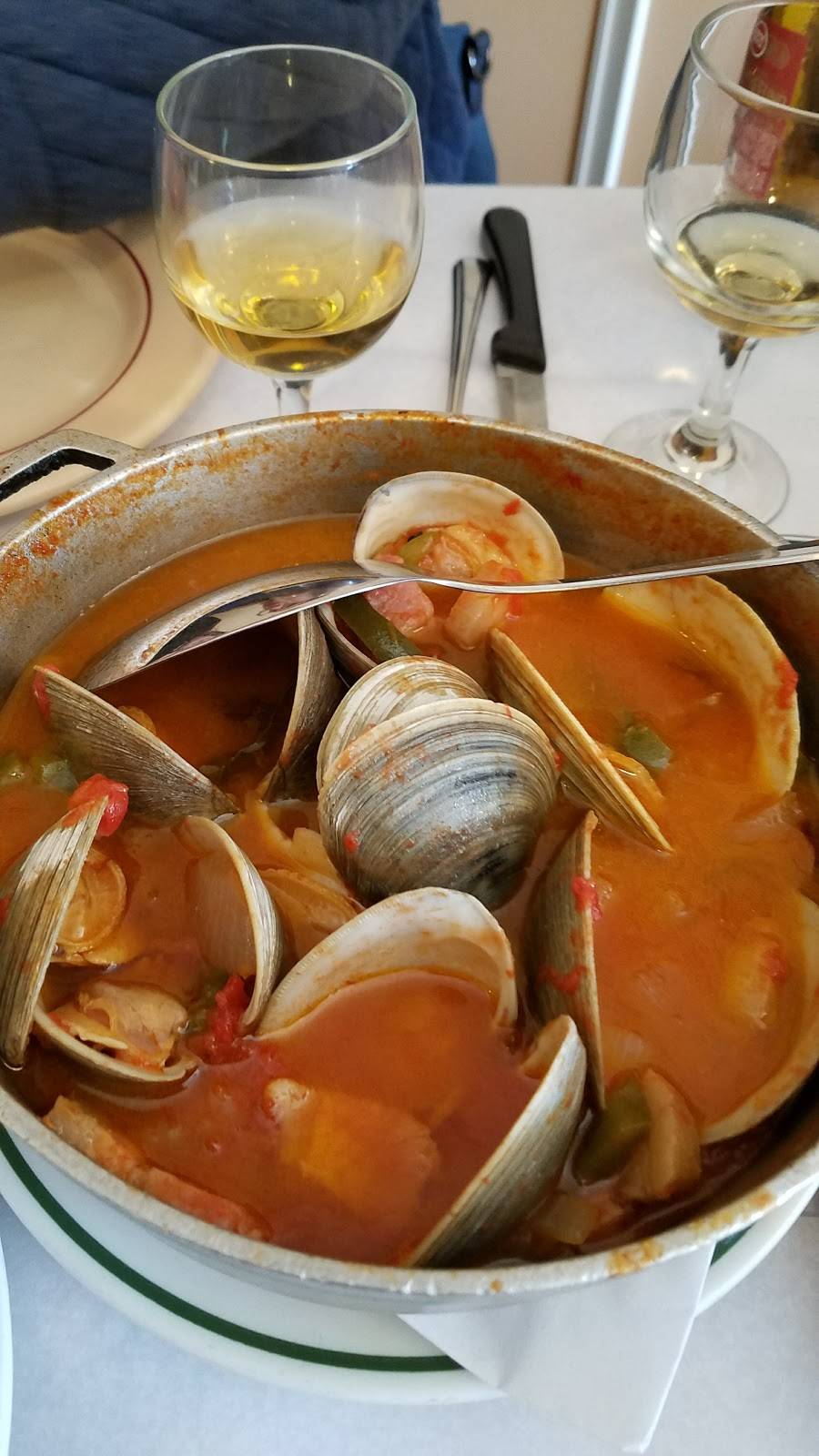 Solmar Restaurant | restaurant | 290 George St, Bridgeport, CT 06604, USA | 2033332435 OR +1 203-333-2435