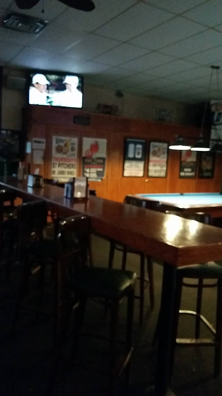 McCulloughs Pub & Billiards | restaurant | 333 Roselle Rd, Schaumburg, IL 60193, USA | 8473521700 OR +1 847-352-1700