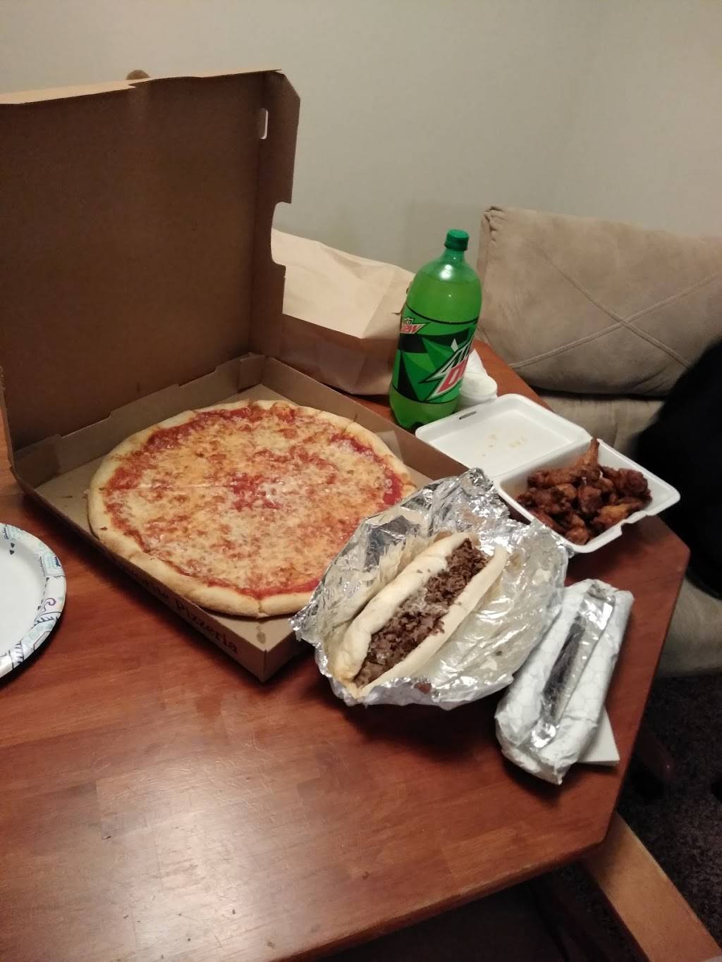 Crazy Cow Steak & Pizza | restaurant | 996 Woodlane Rd, Edgewater Park, NJ 08010, USA | 6098359600 OR +1 609-835-9600