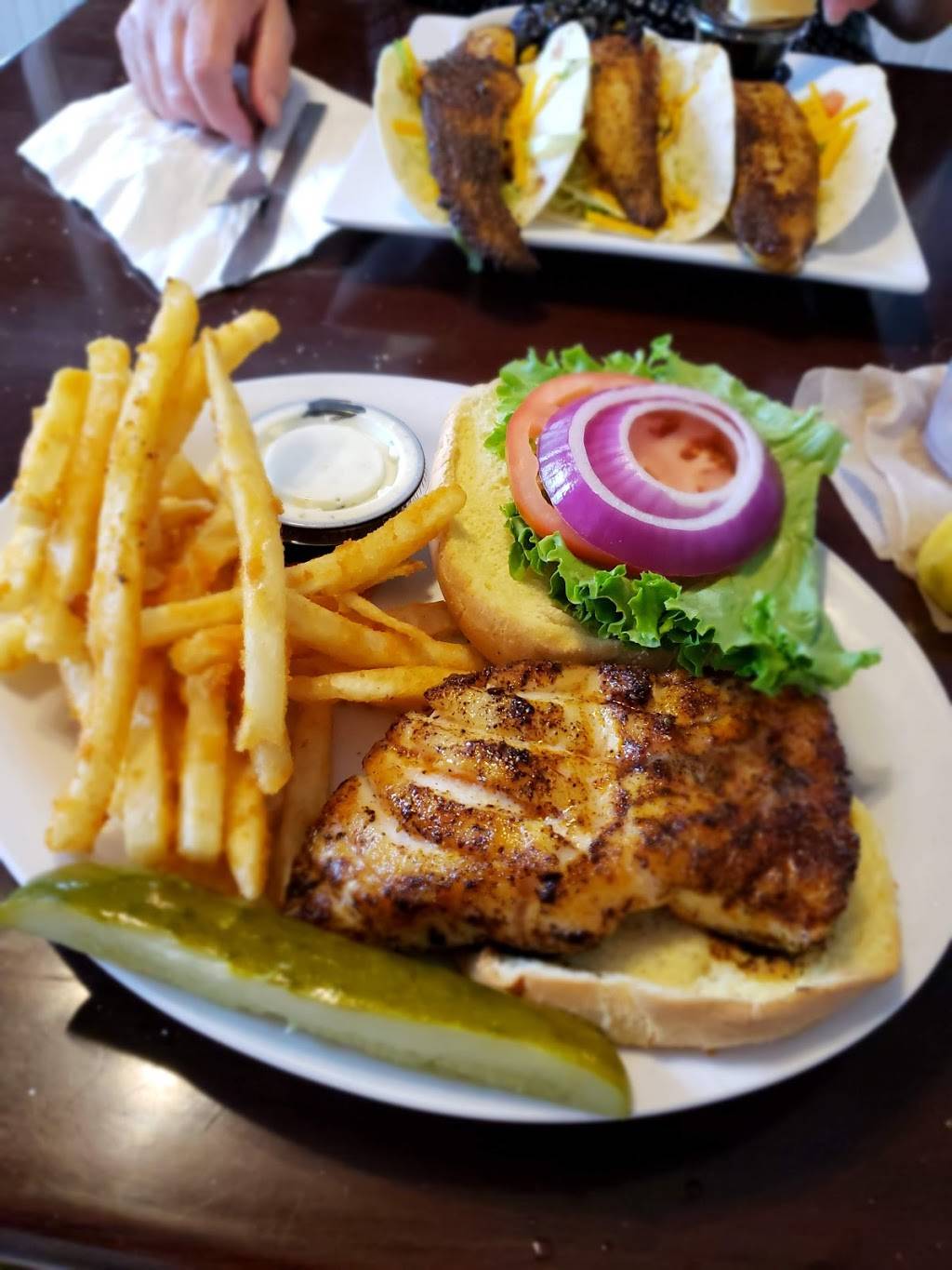 Molly Goodheads Raw Bar & Restaurant | restaurant | 400 Orange St, Ozona, FL 34660, USA | 7277866255 OR +1 727-786-6255