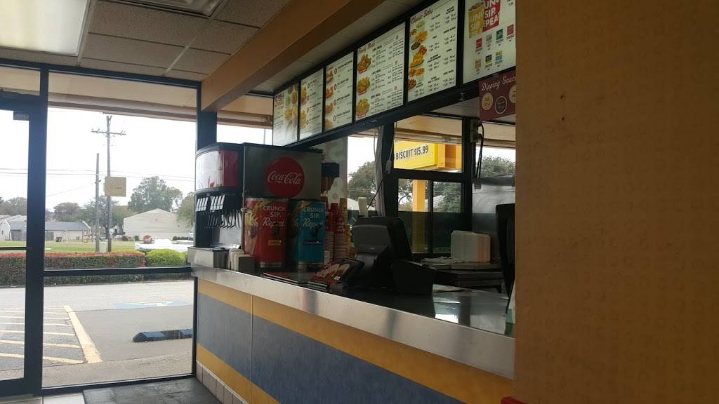 Churchs Chicken | restaurant | 201 E Camp Wisdom Rd, Duncanville, TX 75116, USA | 9722984127 OR +1 972-298-4127