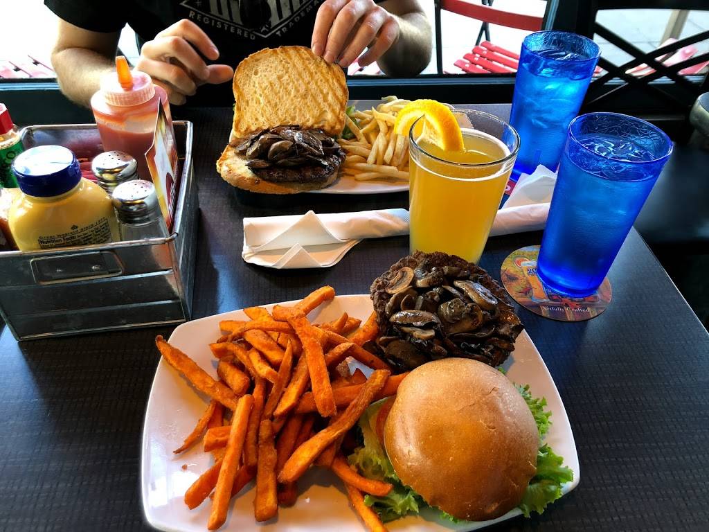 Harveys | restaurant | 500 Castro St, San Francisco, CA 94114, USA | 4154314278 OR +1 415-431-4278