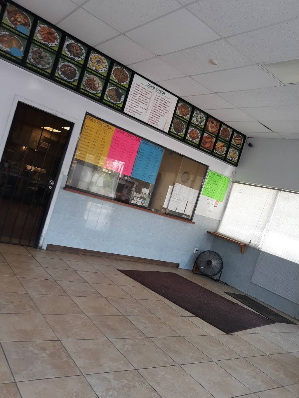 Sunnys Carryout | meal takeaway | 1301 Good Hope Rd SE, Washington, DC 20020, USA | 2026781773 OR +1 202-678-1773