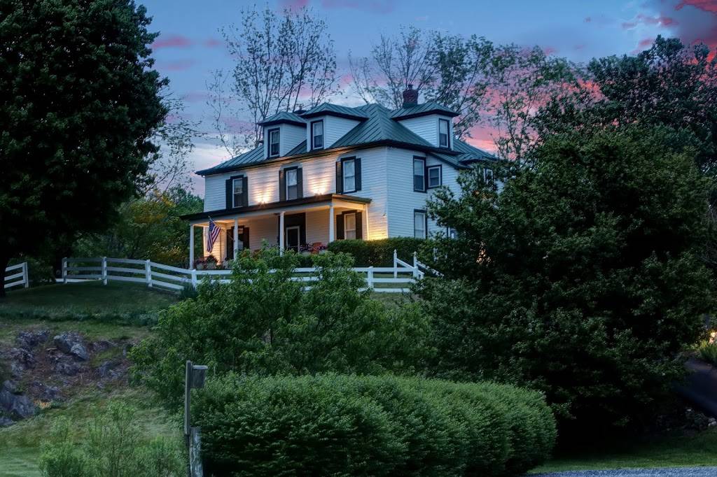 Nellysford Country Inn | restaurant | 3100 Berry Hill Rd, Nellysford, VA 22958, USA | 4343611459 OR +1 434-361-1459