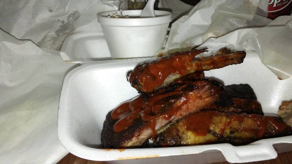 Baileys BBQ | restaurant | 800-898 Taylor St, Fort Worth, TX 76102, USA | 8173357469 OR +1 817-335-7469