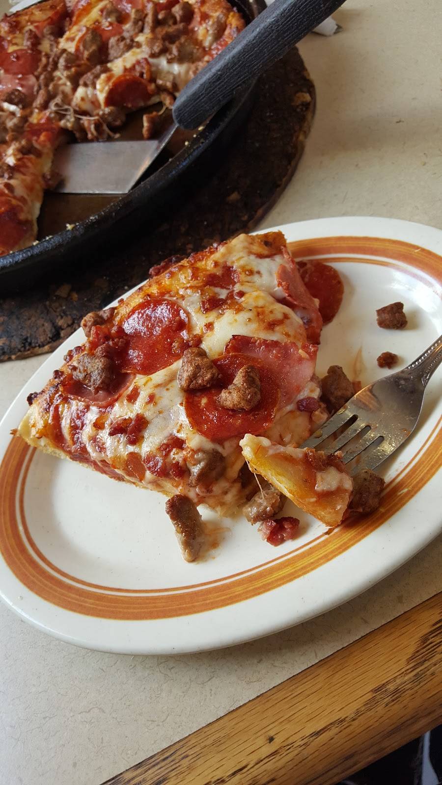 Pizza Hut | restaurant | 5020 E Bay Dr, Clearwater, FL 33764, USA | 7275355000 OR +1 727-535-5000