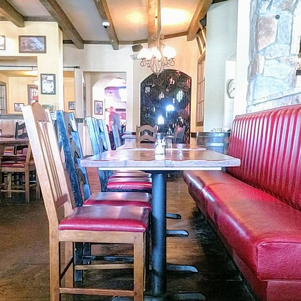 Johnny Carinos | restaurant | 1101 W McGalliard Rd, Muncie, IN 47303, USA | 7652843196 OR +1 765-284-3196