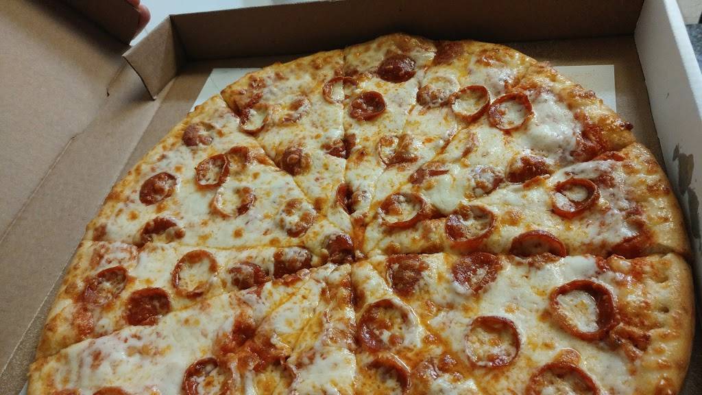 Primos Pizza | restaurant | 24330 Meadowbrook Rd, Novi, MI 48375, USA | 2484785500 OR +1 248-478-5500