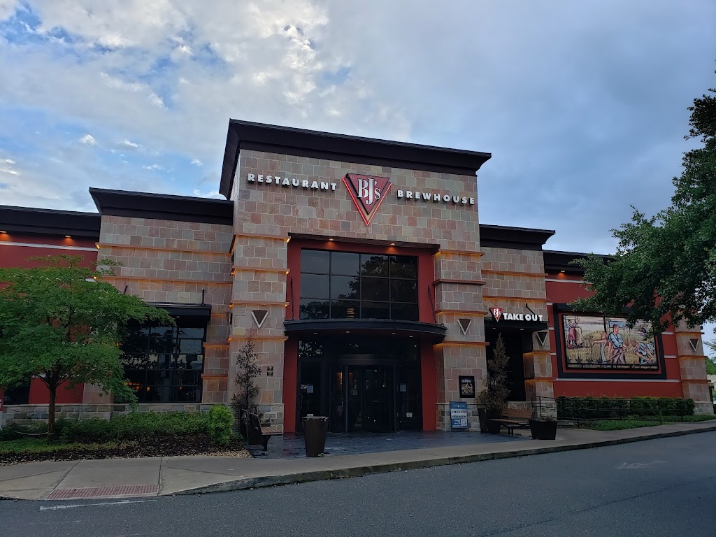BJs Restaurant & Brewhouse | restaurant | 1749 Apalachee Pkwy, Tallahassee, FL 32301, USA | 8502162010 OR +1 850-216-2010