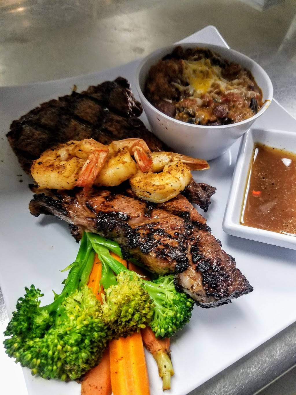 Pirates Bar & Grill | restaurant | 450 S Victoria Ave Oxnard, CA 93030, Oxnard, CA 93030, USA | 8059840046 OR +1 805-984-0046