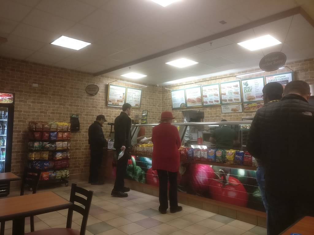 Subway | meal takeaway | 7511 166th Ave NE, Redmond, WA 98052, USA | 4258834088 OR +1 425-883-4088