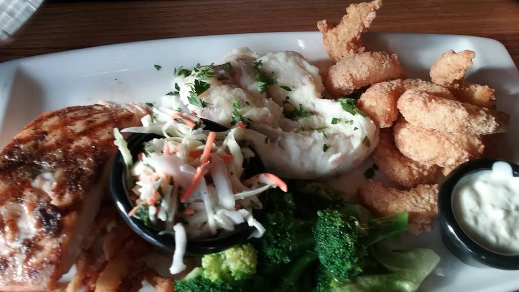 Applebees Grill + Bar | restaurant | 2303 WI-25 N, Menomonie, WI 54751, USA | 7152333036 OR +1 715-233-3036