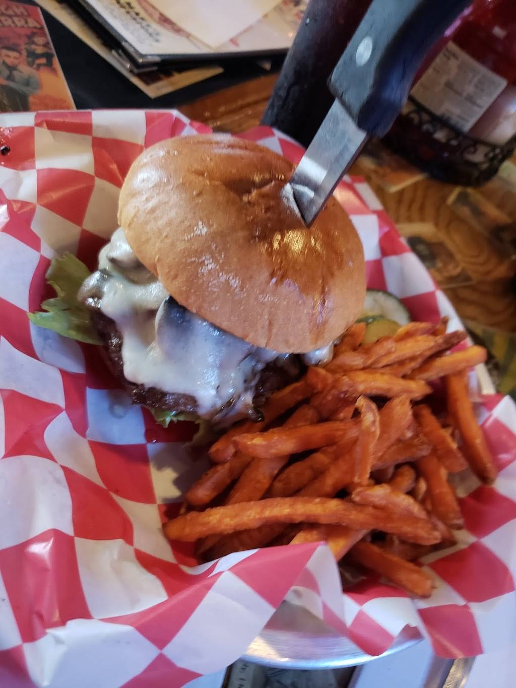 Hamburger Marys Milwaukee | restaurant | 730-734 S 5th St, Milwaukee, WI 53204, USA | 4144882555 OR +1 414-488-2555