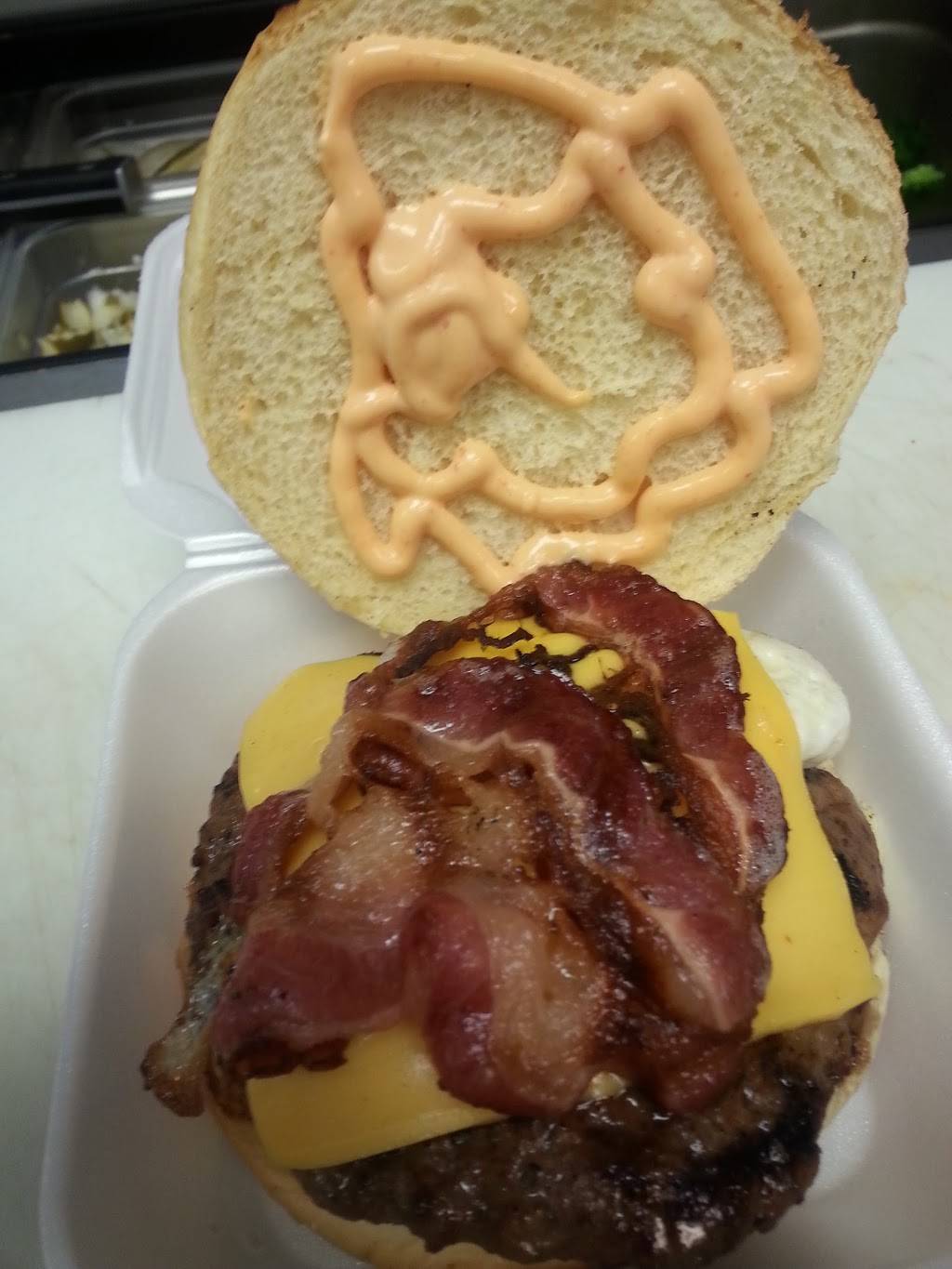 The Huddle Restaurant | restaurant | 817 W Lincoln Hwy, DeKalb, IL 60115, USA | 8157588899 OR +1 815-758-8899