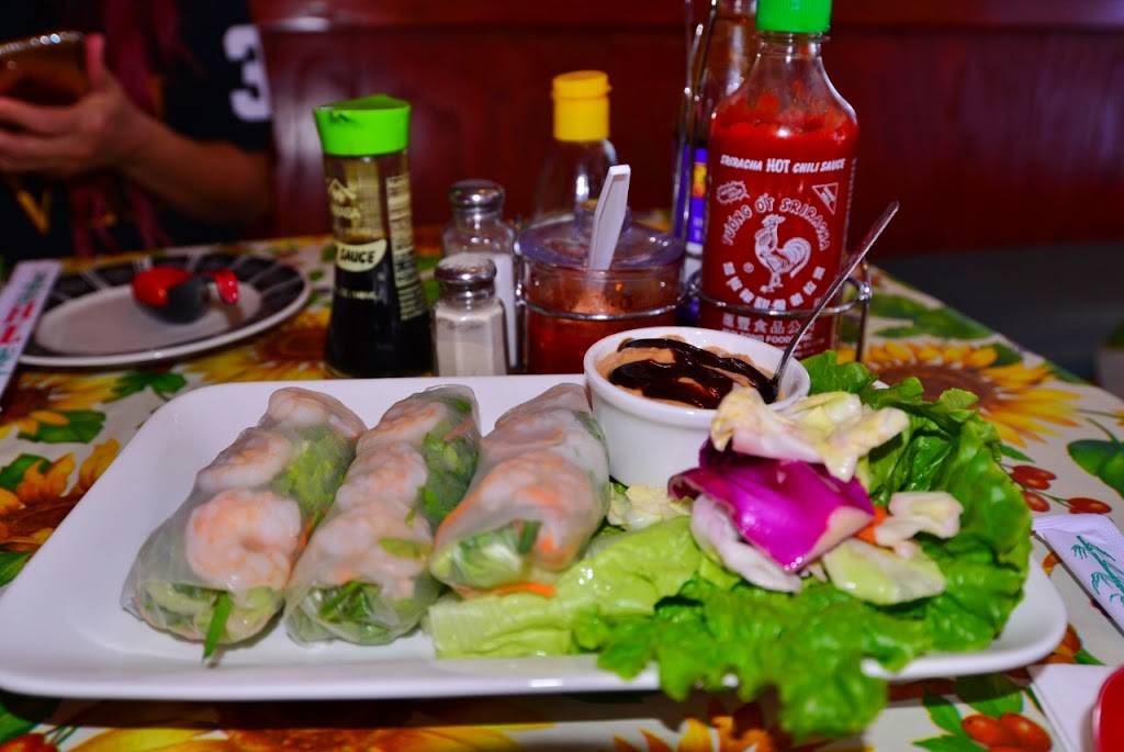 Pho VT | restaurant | 1906 Hillhurst Ave, Los Angeles, CA 90027, USA | 3234867767 OR +1 323-486-7767