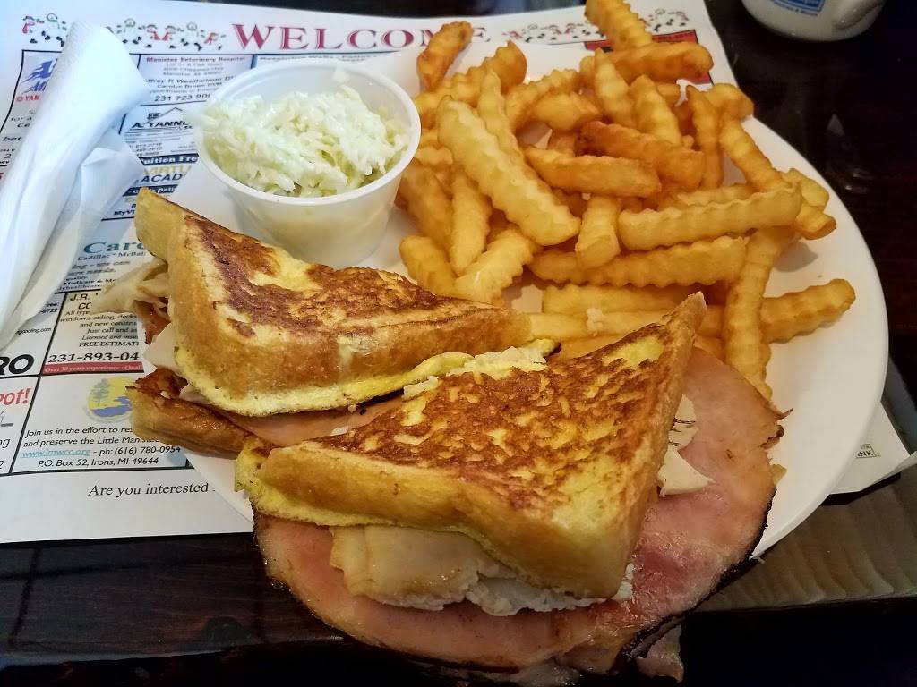 Brenda Harbor Cafe | restaurant | 316 S James St, Ludington, MI 49431, USA | 2318457434 OR +1 231-845-7434