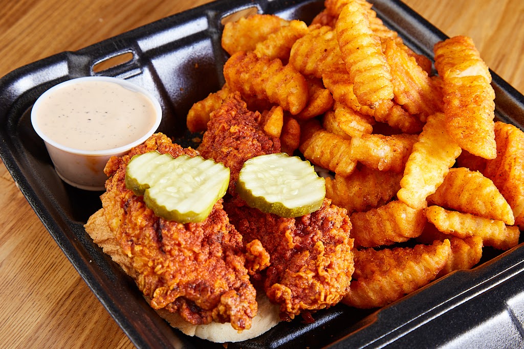 Claudi Bs Nashville Style Hot Chicken | restaurant | 370 West Las Colinas Boulevard Suite 102, Irving, TX 75039, USA | 9453450482 OR +1 945-345-0482