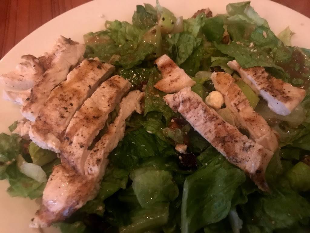 Edge of Town Bar & Grille | restaurant | 10490 W Cheyenne Ave, Las Vegas, NV 89129, USA | 7024633343 OR +1 702-463-3343