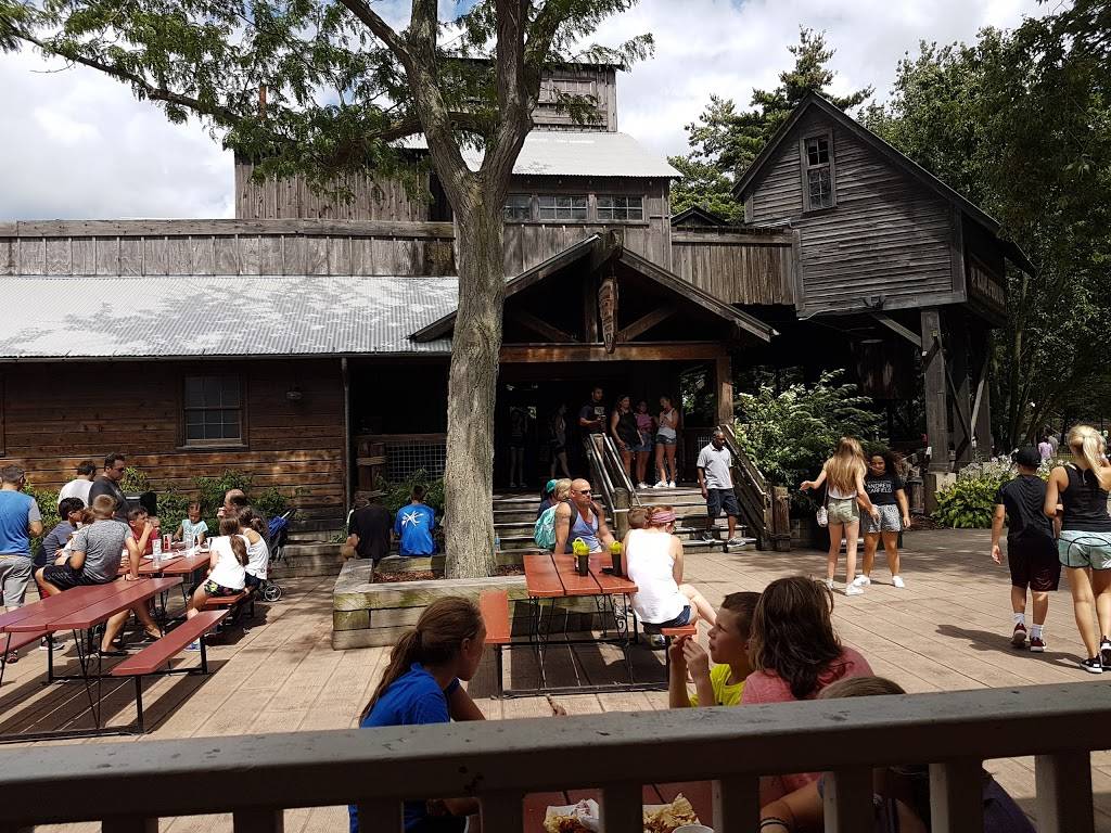 Frontier Inn | restaurant | Frontier Town Dr, Sandusky, OH 44870, USA | 4196272350 OR +1 419-627-2350