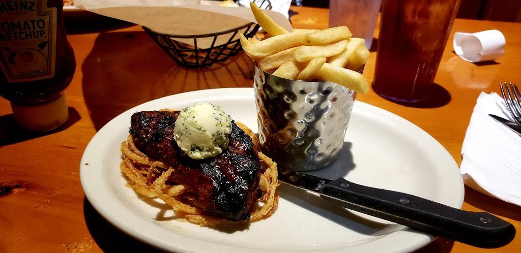 Johnny Carinos | restaurant | 1207 I-35, San Marcos, TX 78666, USA | 5127388770 OR +1 512-738-8770