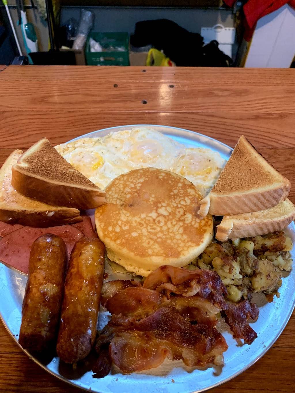 The Broken Egg & Tap | restaurant | 12058 Tecumseh Rd E, Windsor, ON N8N 1L9, Canada | 2266760667 OR +1 226-676-0667