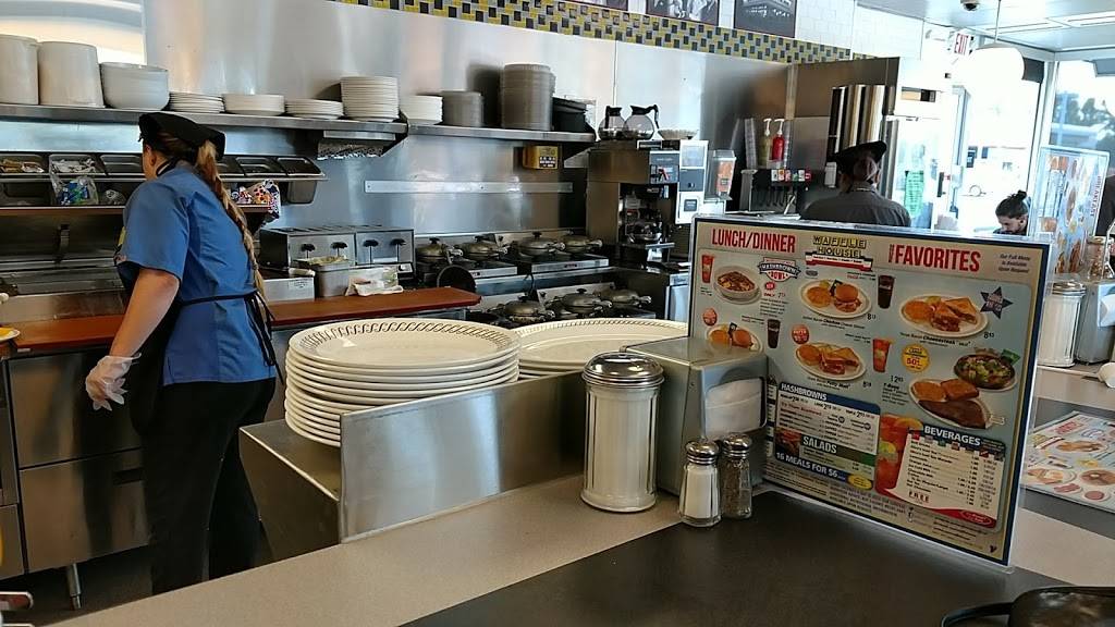 Waffle House | meal takeaway | 900 N Wilson Rd, Columbus, OH 43204, USA | 6142729575 OR +1 614-272-9575