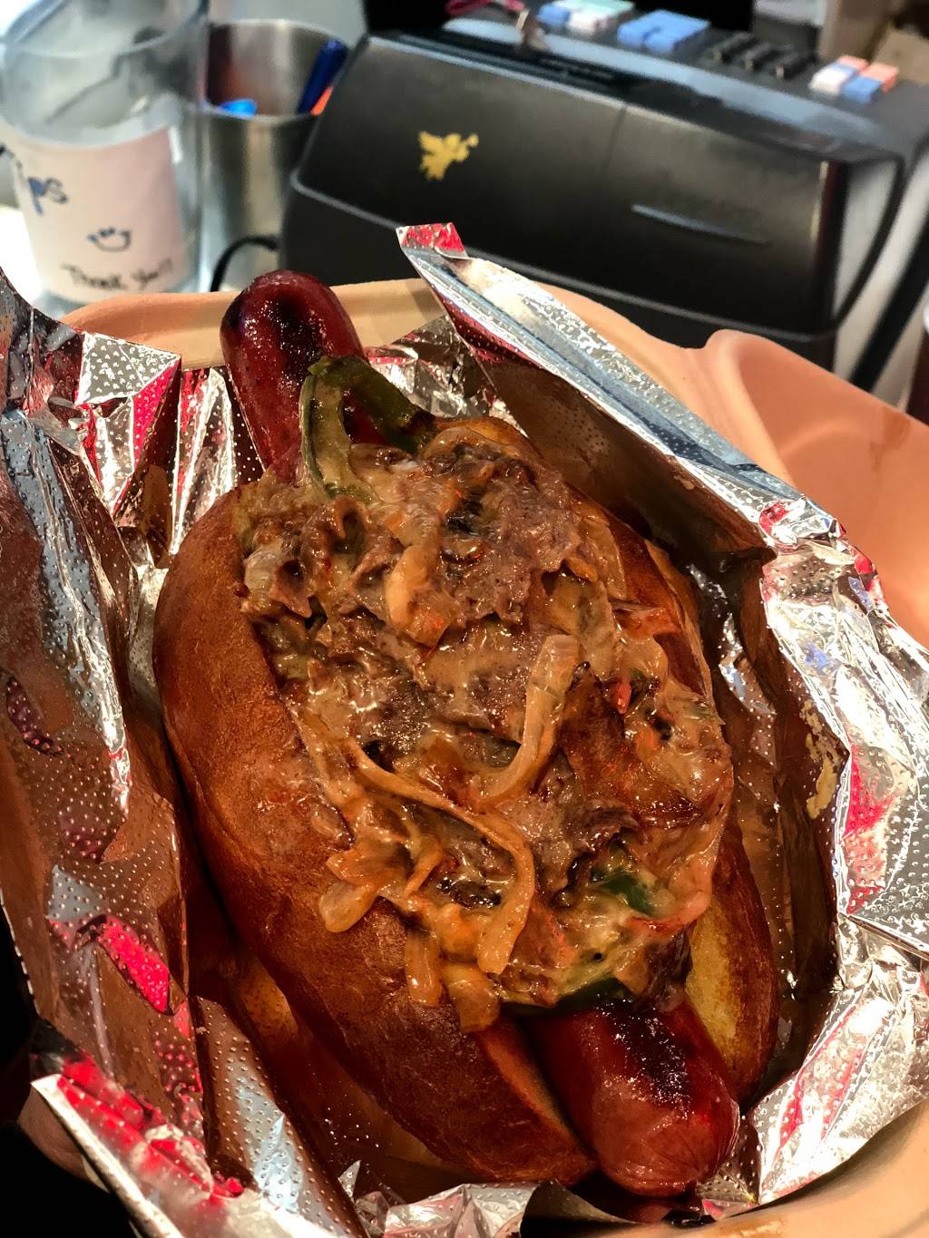 On Dog Dog | restaurant | 2142 Irving St, San Francisco, CA 94122, USA | 4159387531 OR +1 415-938-7531