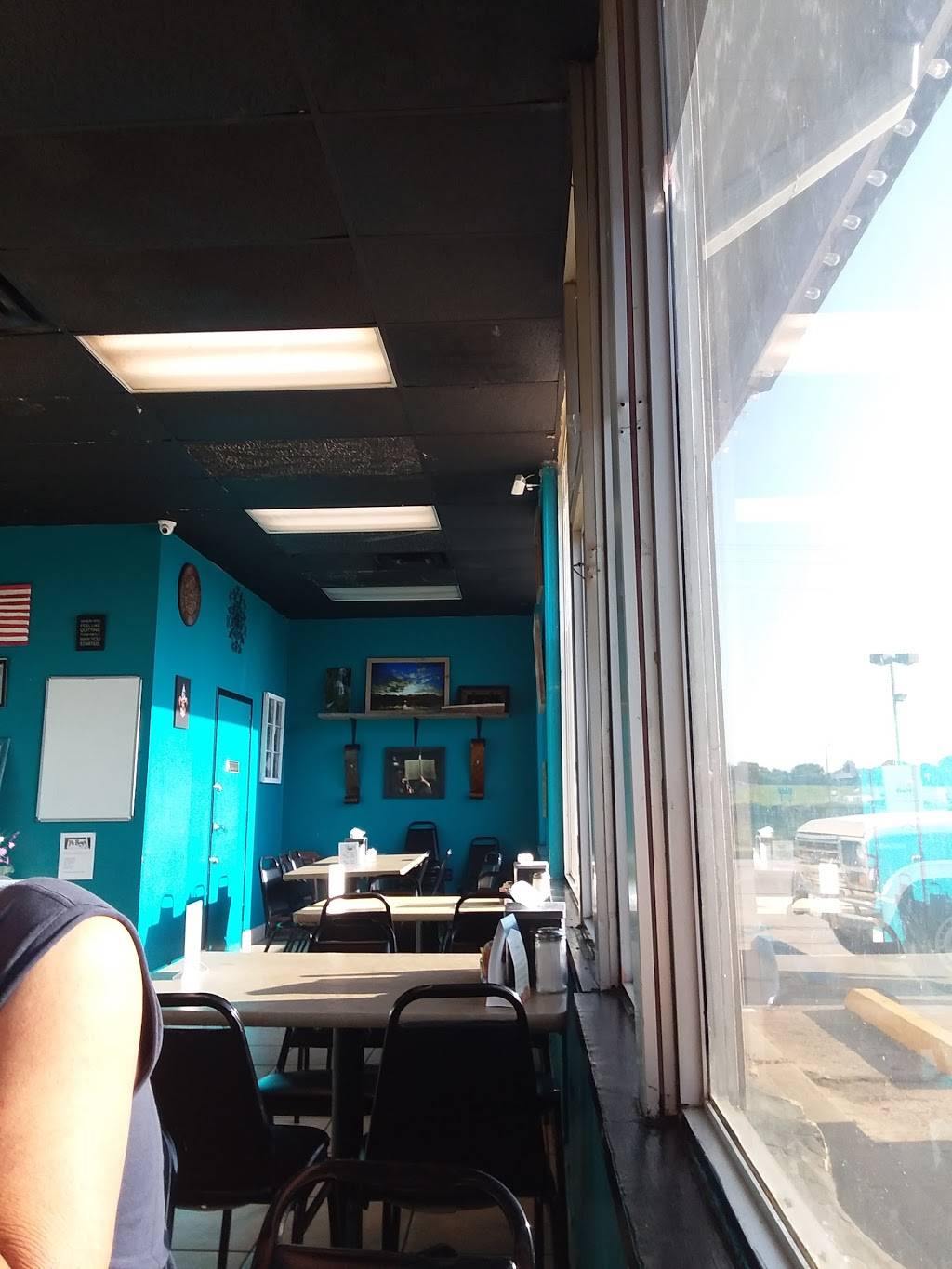 Cajun Bees | restaurant | 230 Goodwill Rd, Minden, LA 71055, USA | 3183777900 OR +1 318-377-7900