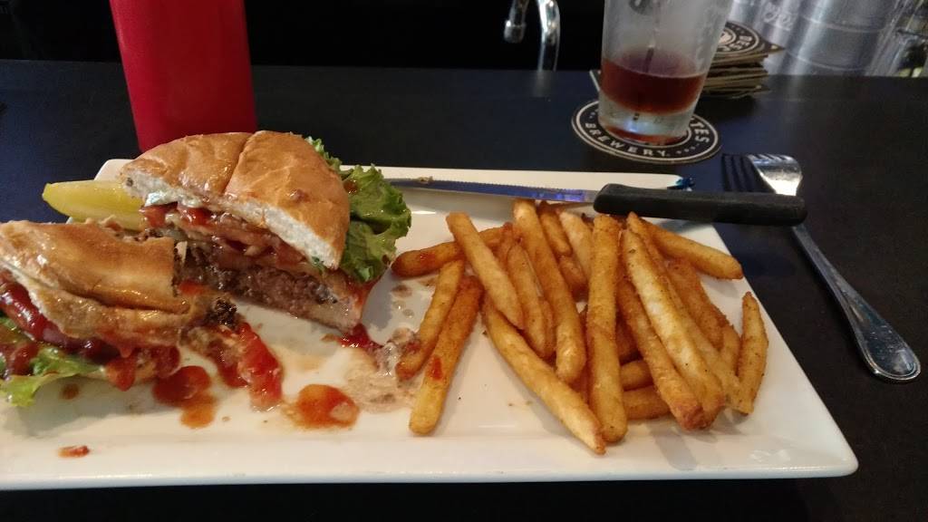 The Office Bar & Grill On Pacific Avenue | restaurant | 813 Pacific Ave, Tacoma, WA 98402, USA | 2535723222 OR +1 253-572-3222