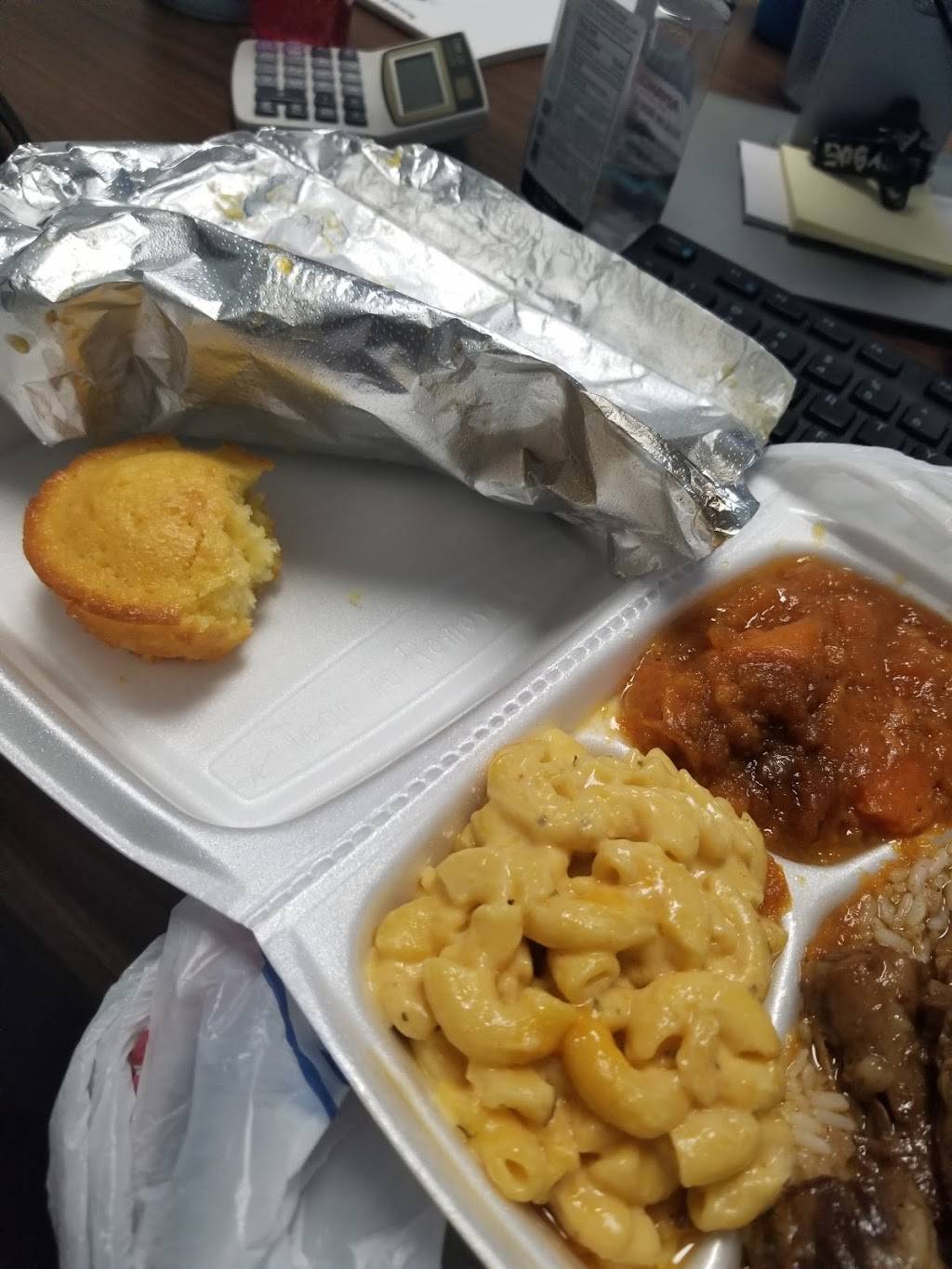 Yo Mamas Soul Food | restaurant | 5332 Antoine Dr, Houston, TX 77091, USA | 7136808002 OR +1 713-680-8002