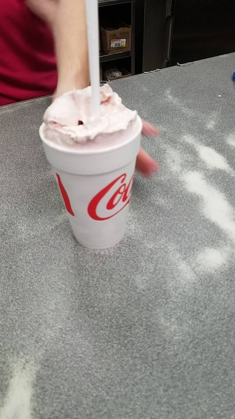 Dairy Delight | restaurant | 1324 E Wood St, Paris, TN 38242, USA | 7316421795 OR +1 731-642-1795