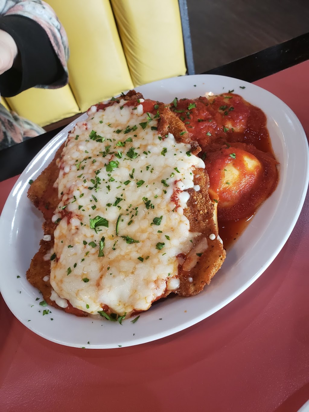 Michael Gs Handcrafted Italian | restaurant | 1066 Revere Beach Pkwy, Chelsea, MA 02150, USA | 6174662098 OR +1 617-466-2098