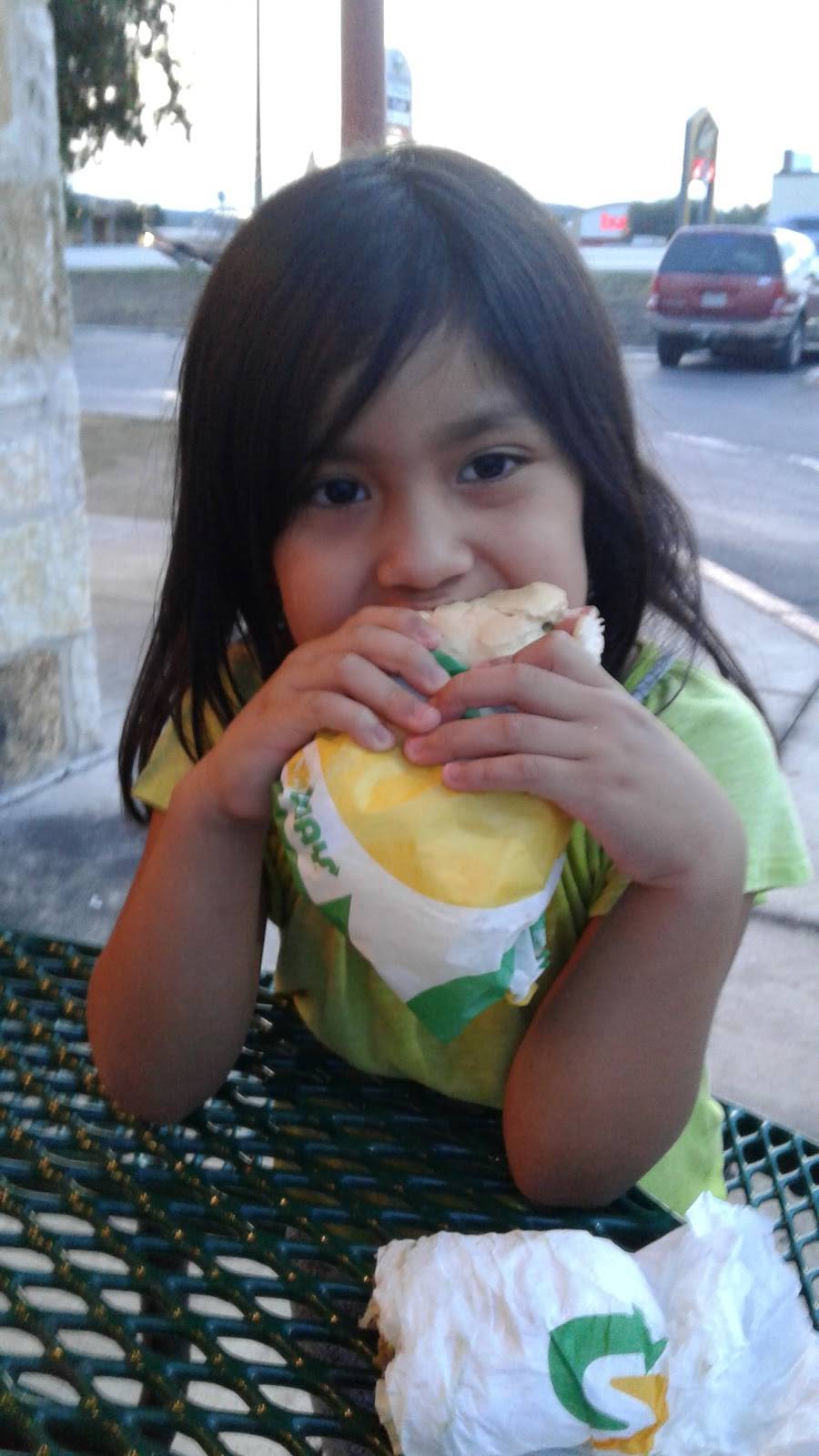 Subway Restaurants | restaurant | 207 Sidney Baker St S, Kerrville, TX 78028, USA | 8307924445 OR +1 830-792-4445