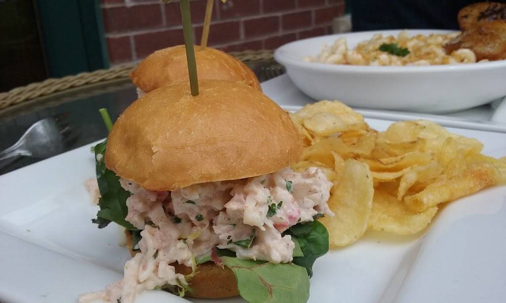 ABravo Bistro & Wine Bar | restaurant | 2069 Central Ct # 77, Green Bay, WI 54311, USA | 9204327286 OR +1 920-432-7286