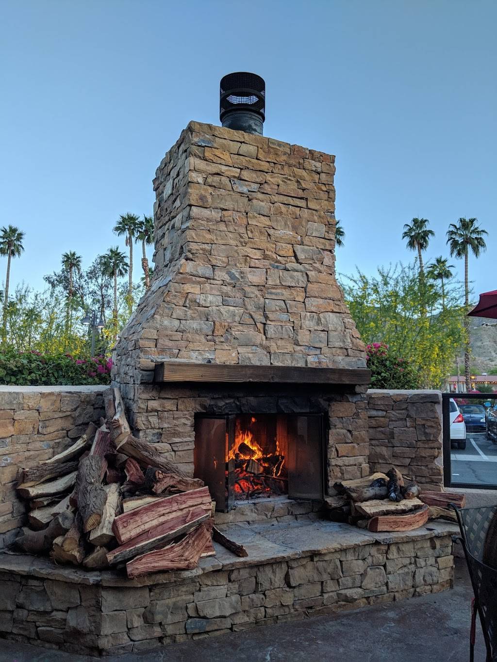 Enzos Bistro and Bar Rancho Mirage | restaurant | 70030 CA-111, Rancho Mirage, CA 92270, USA | 7603217635 OR +1 760-321-7635