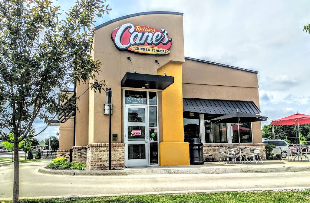 Raising Canes Chicken Fingers | meal takeaway | 10704 Shawnee Mission Pkwy, Shawnee, KS 66203, USA | 9132684535 OR +1 913-268-4535