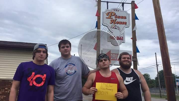 Pizza House | restaurant | 1008 Judy Ave, Bridgeport, IL 62417, USA | 6189453663 OR +1 618-945-3663