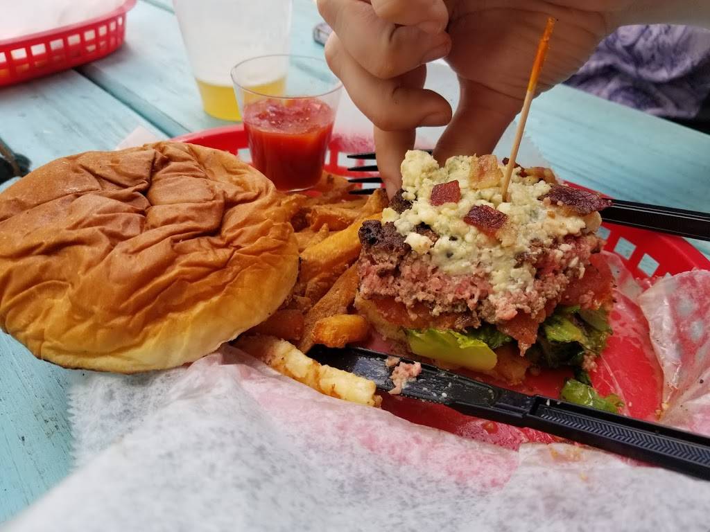 Kalua Beach Bar | restaurant | 181 S Joanna Ave, Tavares, FL 32778, USA | 3526095910 OR +1 352-609-5910