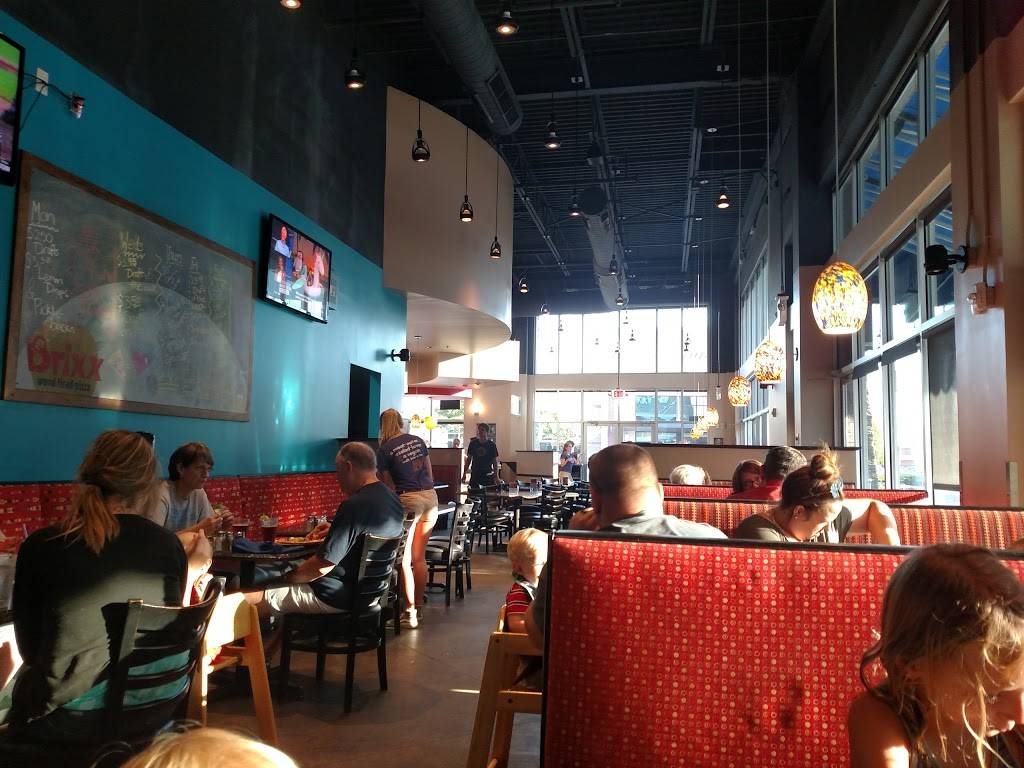 Brixx Wood Fired Pizza | restaurant | 6801 Main St, Wilmington, NC 28405, USA | 9102569677 OR +1 910-256-9677