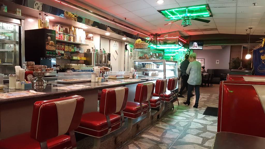 Lynbrook Diner | restaurant | 401 Sunrise Hwy, Lynbrook, NY 11563, USA | 5165931661 OR +1 516-593-1661