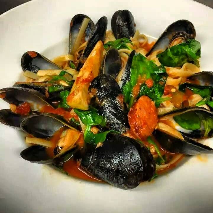 The Salt Marsh Pub & Raw Bar | restaurant | 706 Succotash Rd, South Kingstown, RI 02879, USA | 4017894556 OR +1 401-789-4556