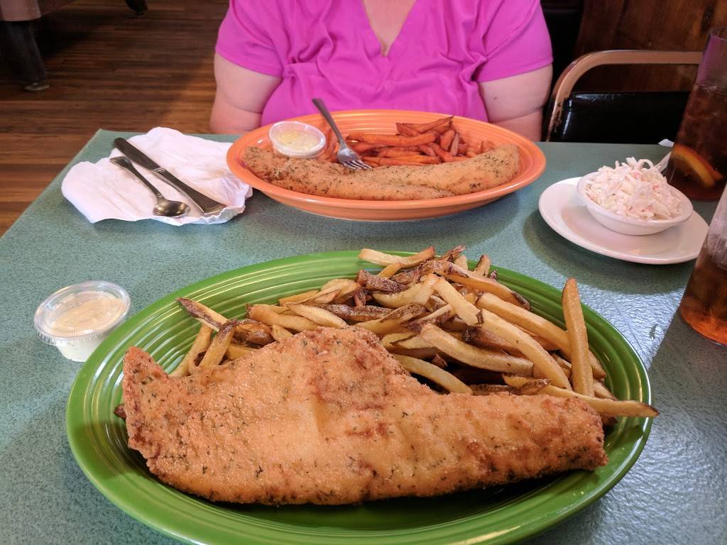 Pinky Lounge | restaurant | 30479 OH-172, East Rochester, OH 44625, USA | 3302231329 OR +1 330-223-1329