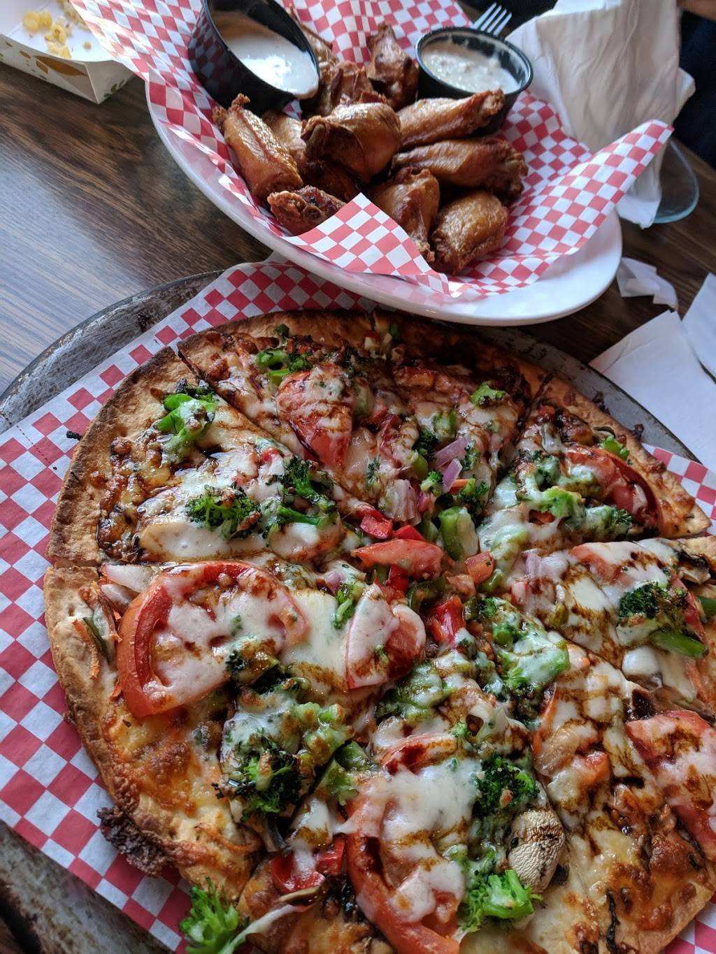 Pig On The Porch | restaurant | 130 Railway St W, Loretto, MN 55357, USA | 7634791788 OR +1 763-479-1788