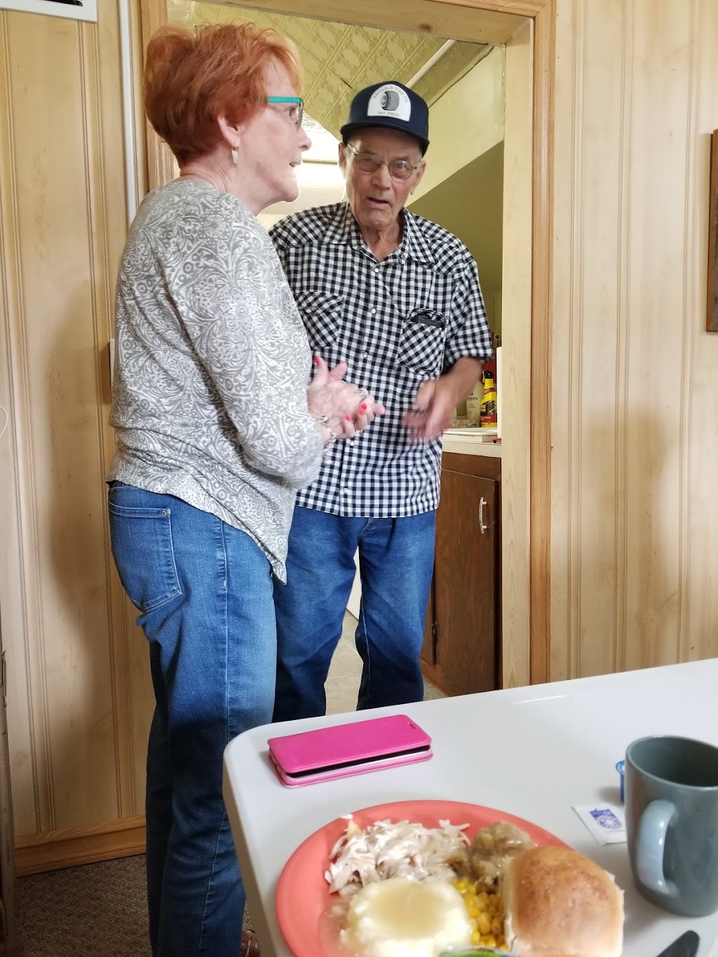 Ruffees Bar | restaurant | 113-127 N Main, Strandburg, SD 57265, USA | 6056762481 OR +1 605-676-2481