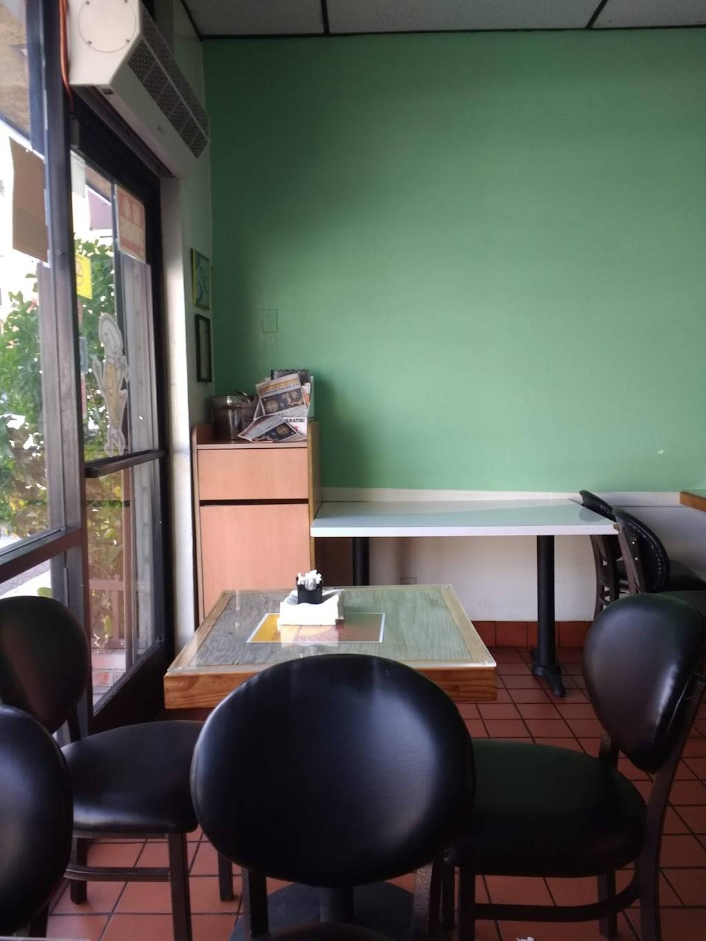 Tamales Alberto 2 | restaurant | 1378 Sunset Blvd, Los Angeles, CA 90026, USA | 2135720107 OR +1 213-572-0107