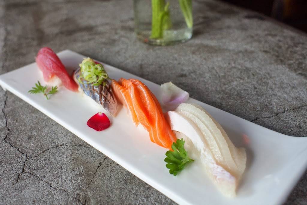 Momo Sushi Shack | restaurant | 43 Bogart St, Brooklyn, NY 11206, USA | 7184186666 OR +1 718-418-6666