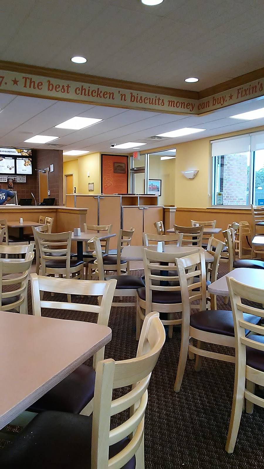 Bojangles Famous Chicken n Biscuits | restaurant | 520 S College Rd, Wilmington, NC 28403, USA | 9103950262 OR +1 910-395-0262